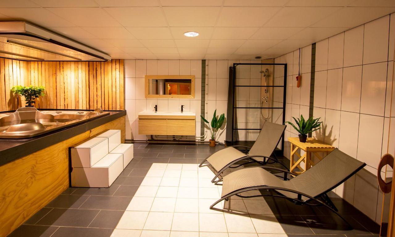 Luxus Familienvilla Mit Jacuzzi & Sauna Tzummarum Exterior photo